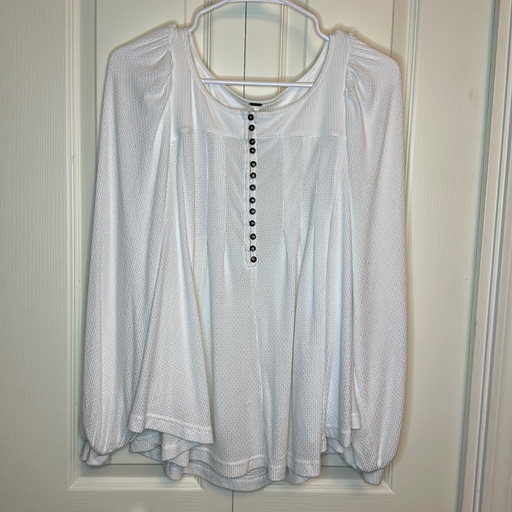 NWOT Free People White Drape Long Fluffy Sleeve Button Front Tee Top Size Small